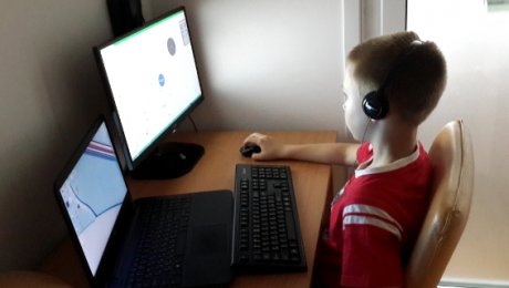 Рассмотрим типические ошибки родителей которые подталкивают ребенка к компьютеру