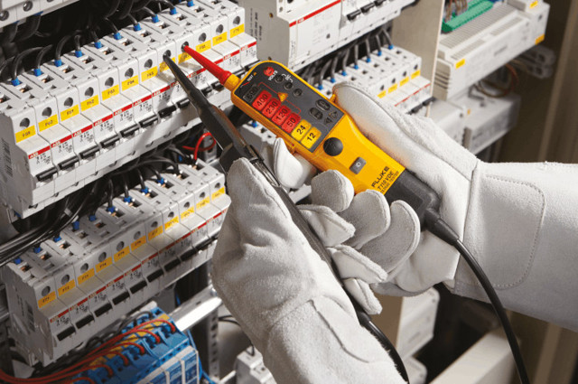 Должностная инструкция слесарь электрик по ремонту электрооборудования: обязанности, требования, зарплата