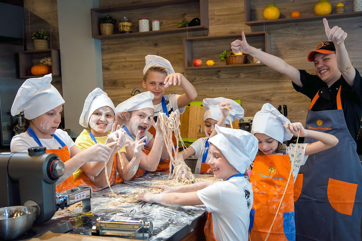 Учим детей готовить вкусные блюда в Кулинариуме