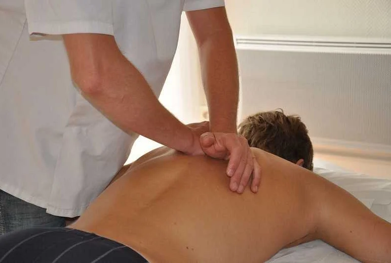 Преимущества массажа при остеохондрозе: